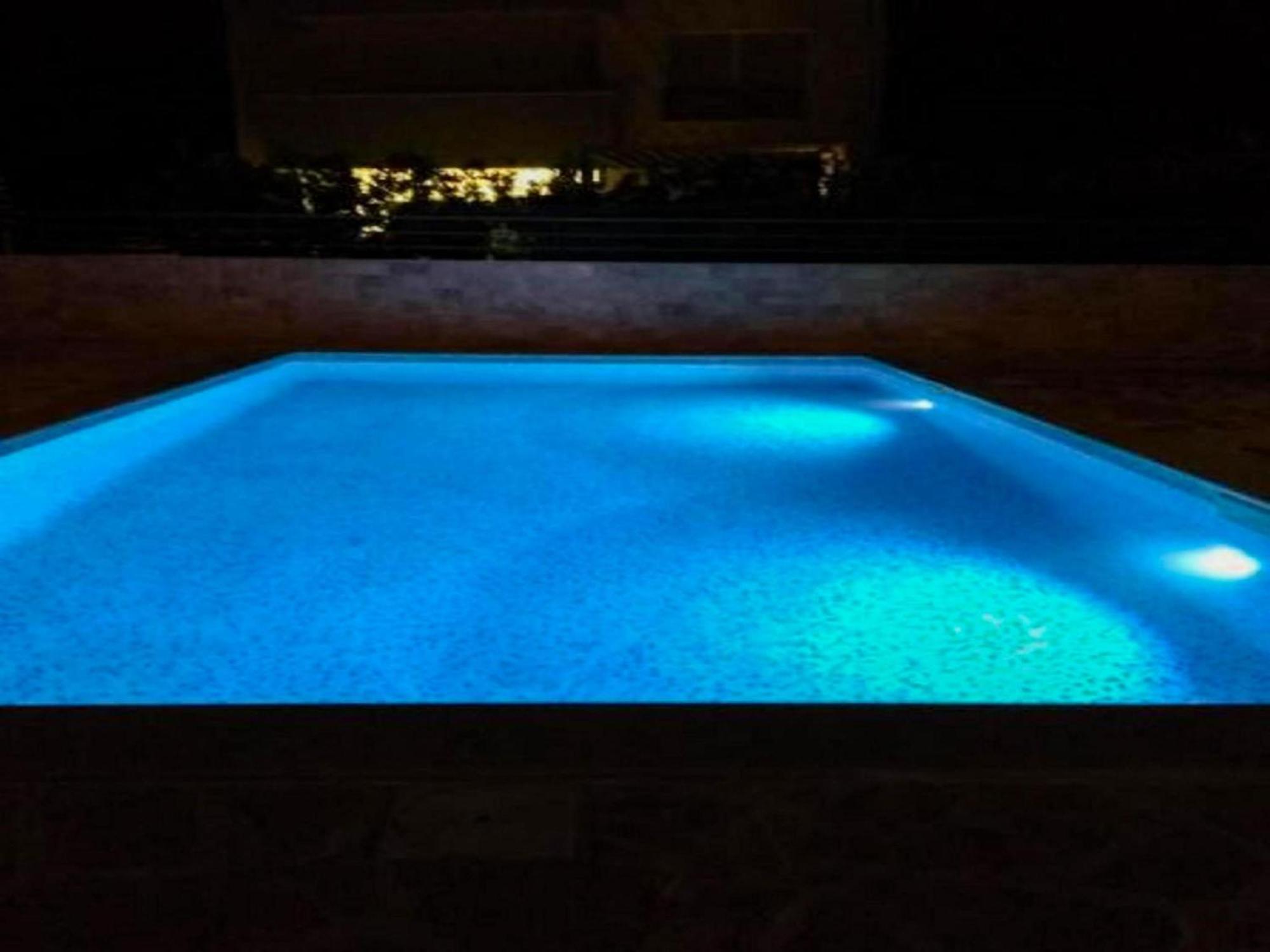 Charming In With Pool *